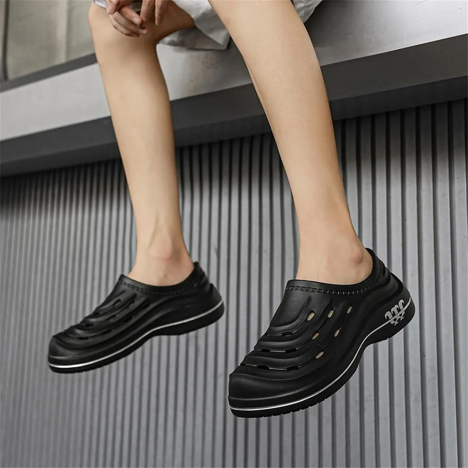Armadillo Clogs for Nurses Chef Shoes Unisex Oil Resistant for Men Non Slip Work Shoes Women Food Service Comfortable Lightweight Nursing Shoe Waterproof Soft Beach Driving Sandals with Arch Support