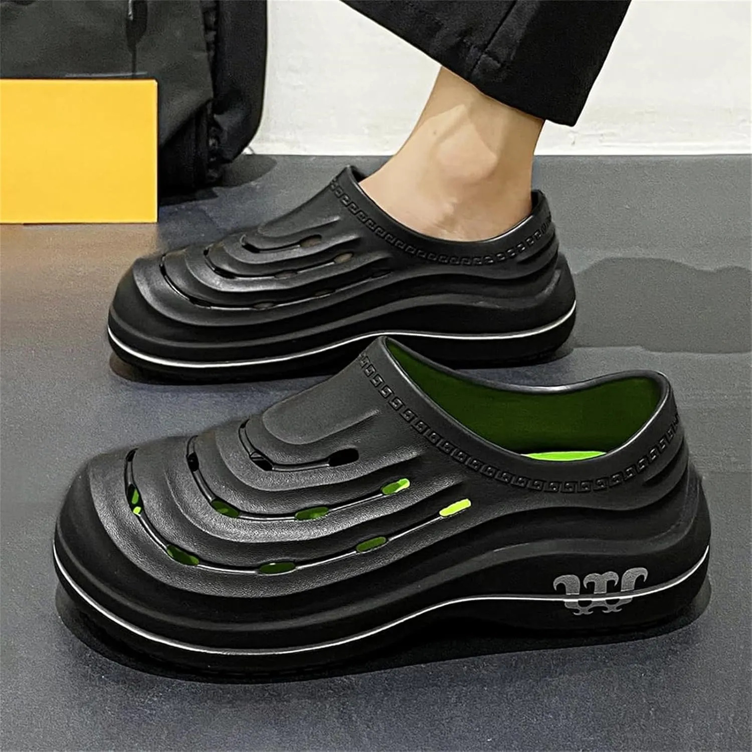 Armadillo Clogs for Nurses Chef Shoes Unisex Oil Resistant for Men Non Slip Work Shoes Women Food Service Comfortable Lightweight Nursing Shoe Waterproof Soft Beach Driving Sandals with Arch Support