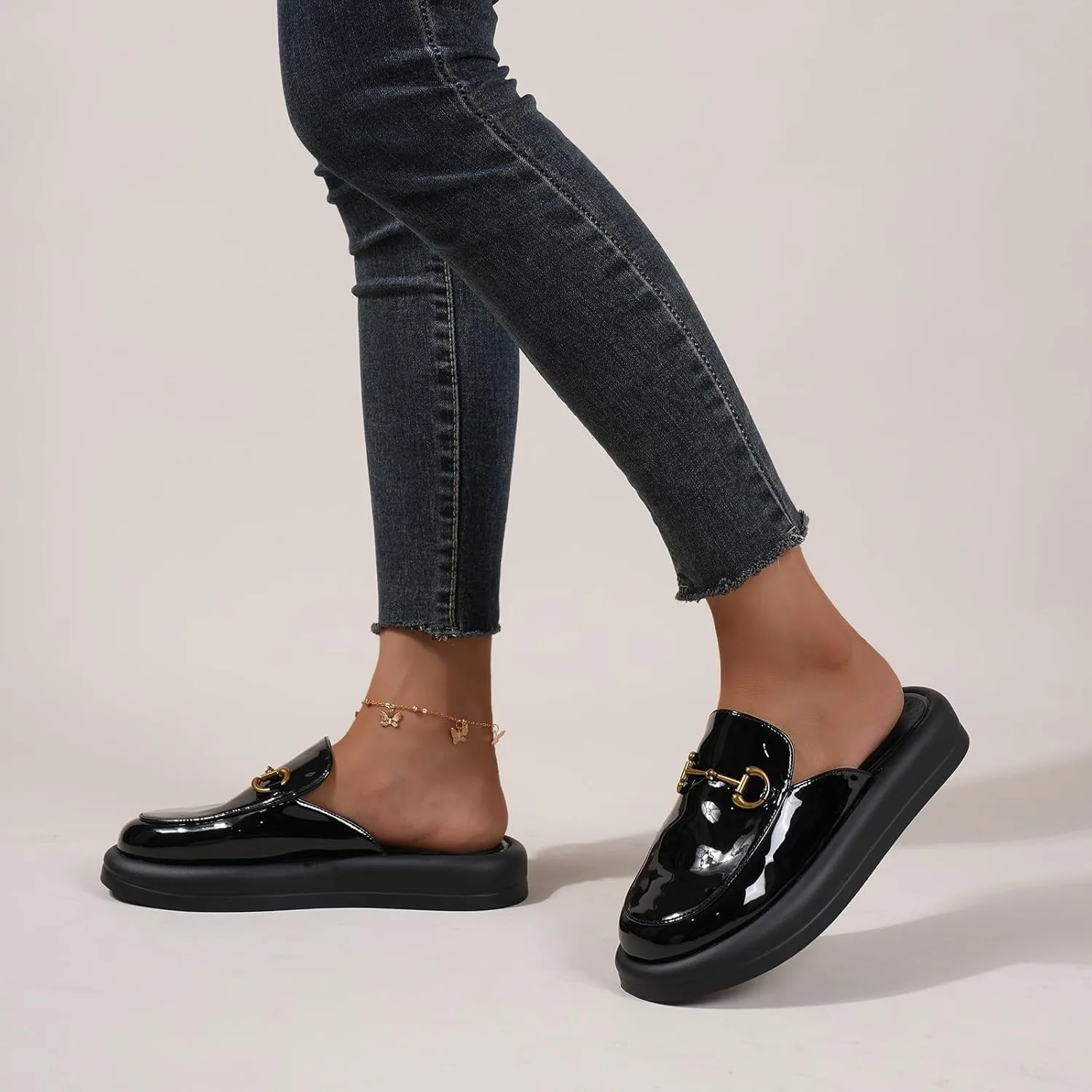 Dumalum Mules for Women Flats Closed Round Toe Slip on Sandals Comfortable Loafers Slides Shoes with Metal Chain Decor