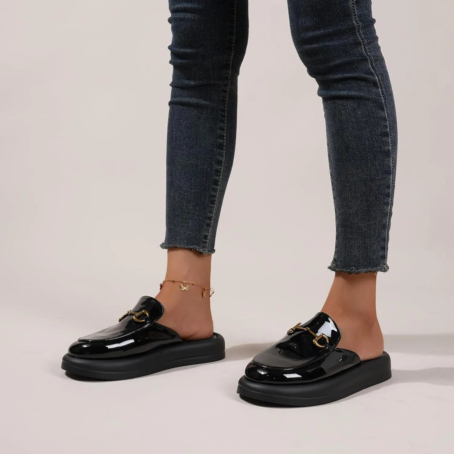 Dumalum Mules for Women Flats Closed Round Toe Slip on Sandals Comfortable Loafers Slides Shoes with Metal Chain Decor