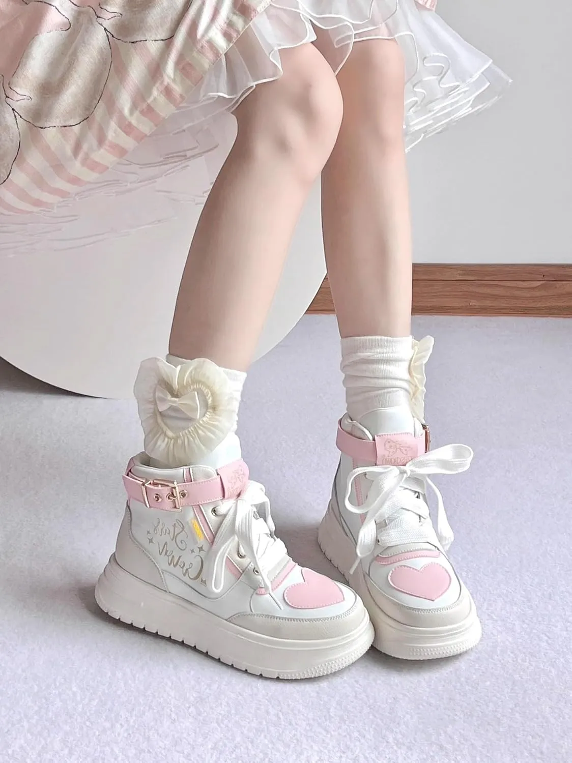 Geerta Cute Shoes Y2K の Girls High Top Lolita Chunky Cookie Sneaker Pretty Pastel Aesthetic Platform Thick Sole Japanese Kawaii Retro Gothic Vintage White Doll Shoes for Women
