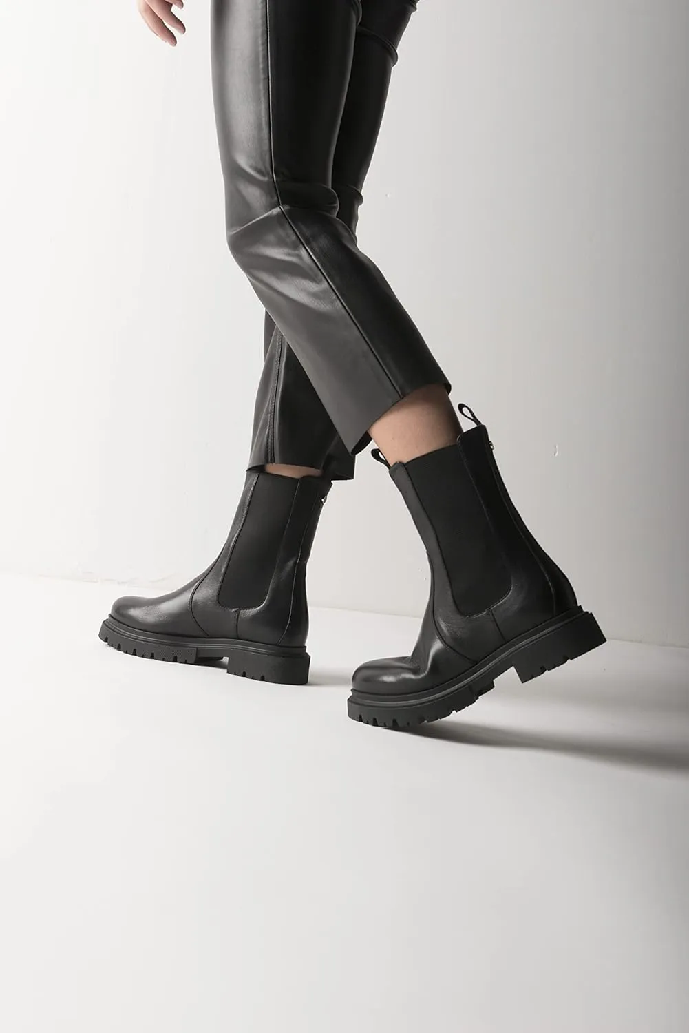 JATAREA Ankle Boots for Women - Stylish Leather with Block Heel Chelsea - Comfortable & Easy Wear Womens Bootie - Cushioned Insole for Comfort - Fashionable and Versatile Design - ALO