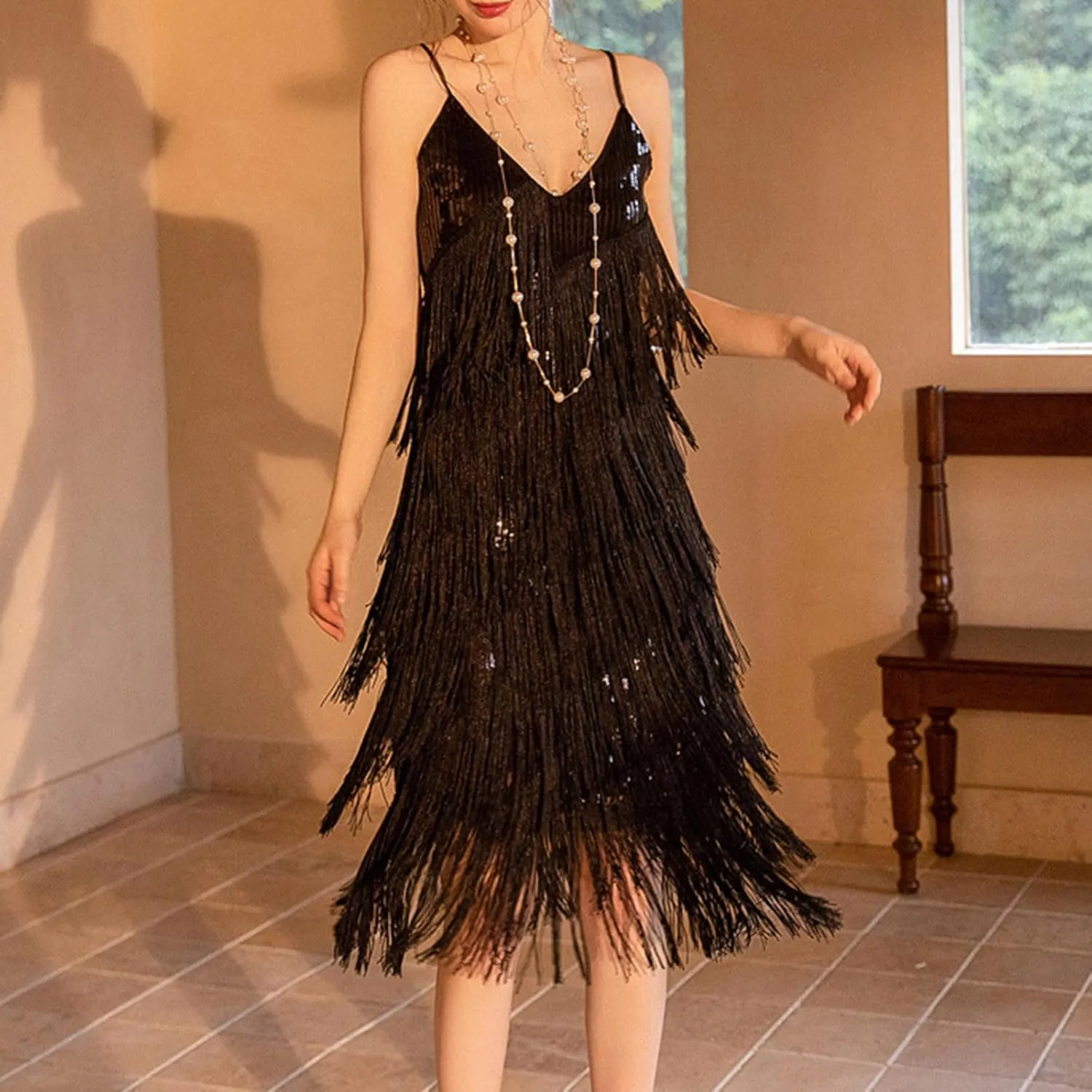 Oplxuo Cocktail Dresses for Women Sexy Deep V-Neck All-Over Fringe Spaghetti Straps Dress Sequins Feather Prom Party Dress