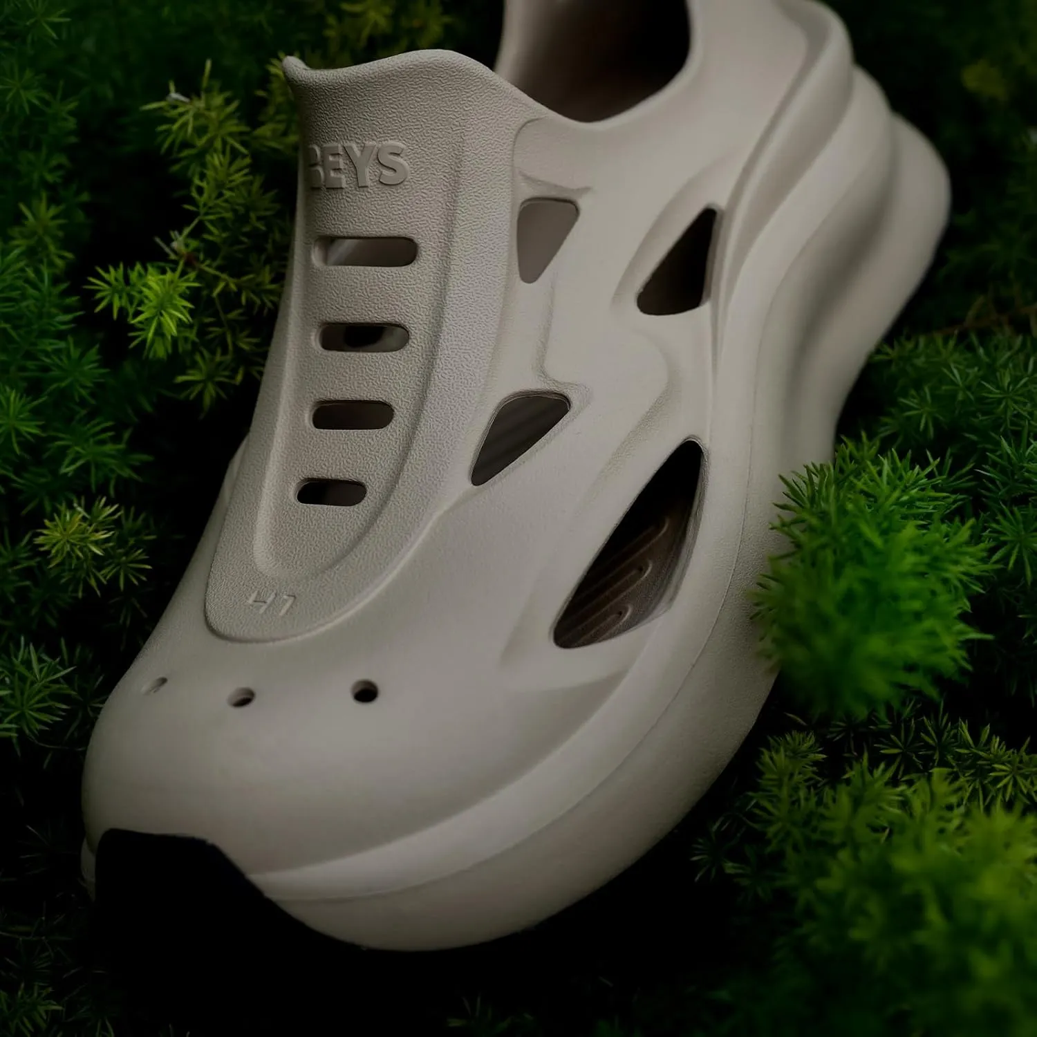 Platform Clogs for Women Men EVA Sneakers Slip on Cushioned Shoes Wilderness Camping and Hiking Shoes Outdoor Beach Sandals Unisex