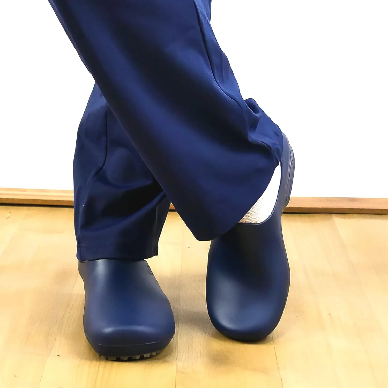 Sticky Nursing Shoes Women - Chefs - Kitchen - Nurses - Clogs for Work - Waterproof Non Slip