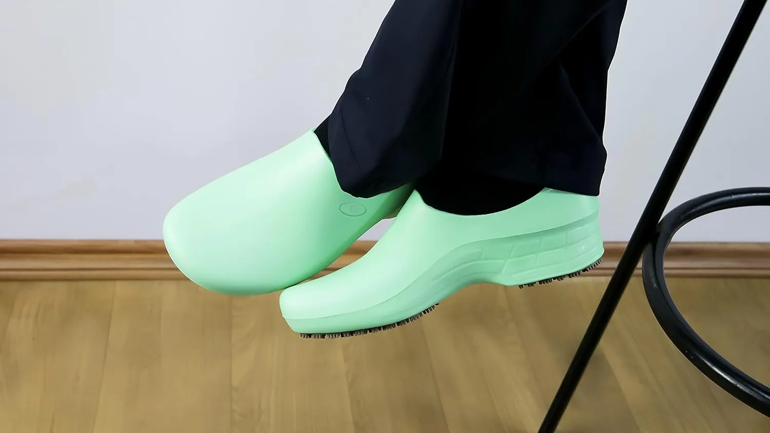 Sticky Nursing Shoes Women - Chefs - Kitchen - Nurses - Clogs for Work - Waterproof Non Slip