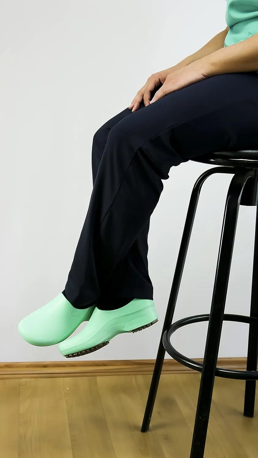 Sticky Nursing Shoes Women - Chefs - Kitchen - Nurses - Clogs for Work - Waterproof Non Slip