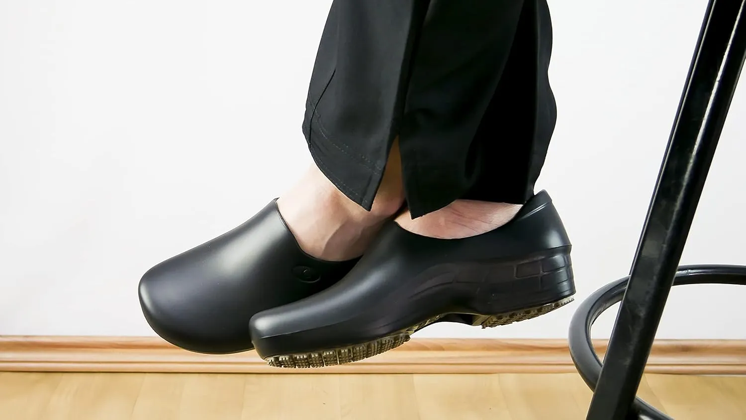 Sticky Nursing Shoes Women - Chefs - Kitchen - Nurses - Clogs for Work - Waterproof Non Slip