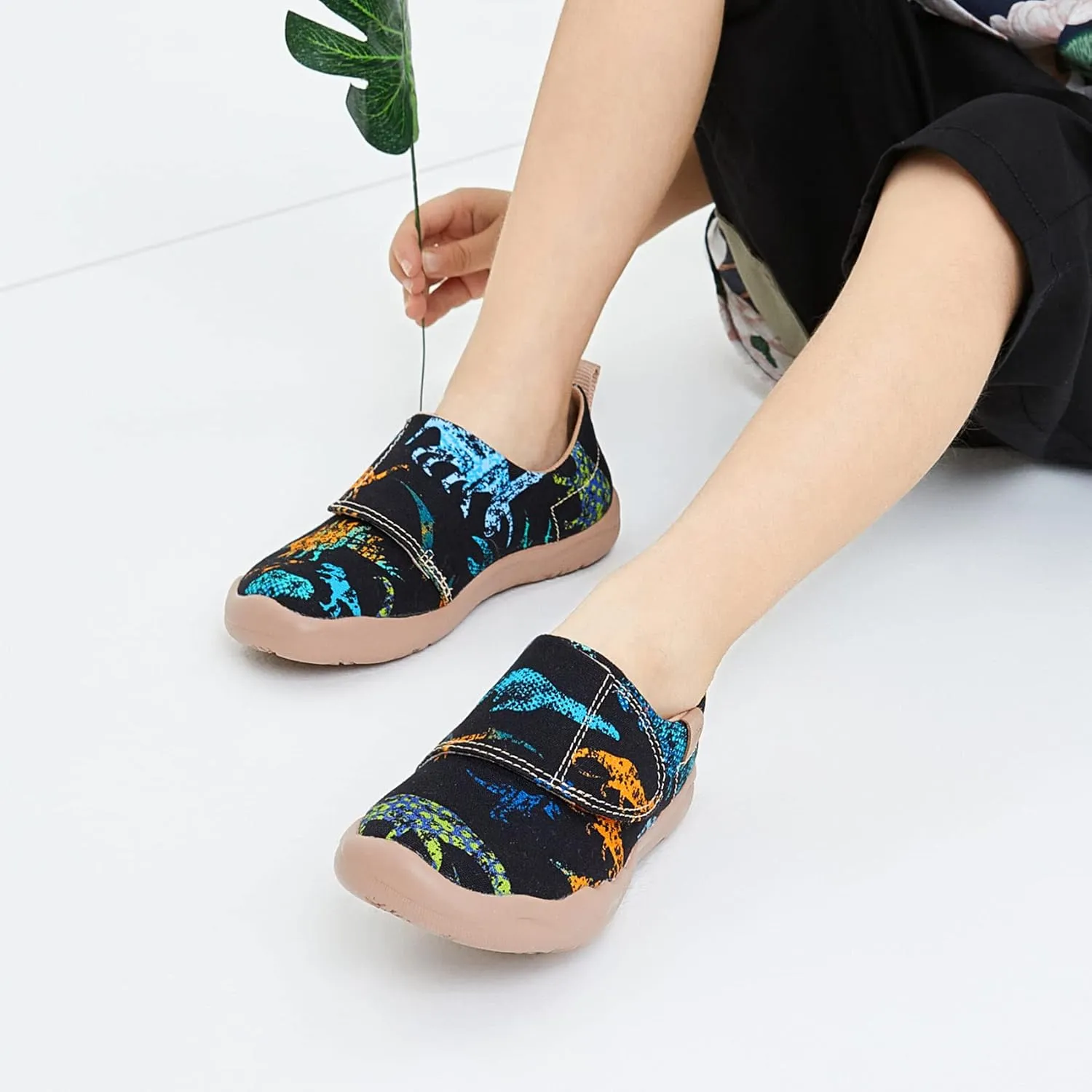 UIN Kid's Casual Slip-on Canvas Loafers Boys Girls Shoes Fashion Sneakers Funny Painted Travel Shoes