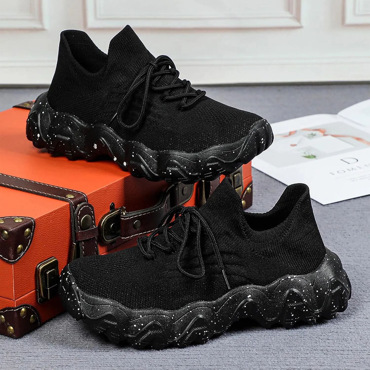 Women's Mesh Lace Lightweight Low-Cut Sneakers, Casual Tennis Shoes, Non-Slip, Fashionable Knitted Socks Shoes are Comfortable and Breathable