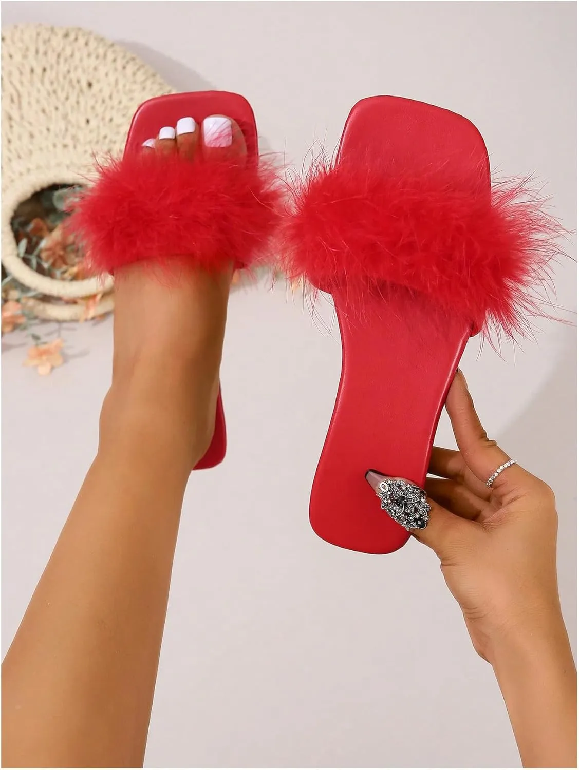 Women's Sexy Flat Sandals Fuzzy Feather Dressy Flat Sandals Slip On Square Slipper Open Toe Fuzzy Slides Slippers